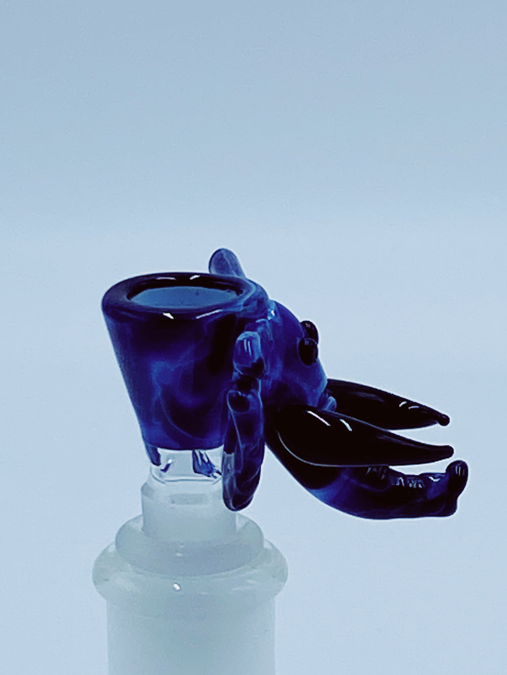 TEAR E BLUE ELEPHANT - Smoke Country - Land of the artistic glass blown bongs